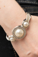 Load image into Gallery viewer, Debutante Daydream-White
