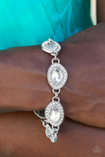 Load image into Gallery viewer, July 2022 Fashion Fix Set-Fiercely 5th Avenue
